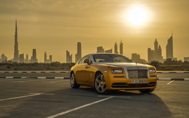 Yellow rolls royce city skyline free wallpaper for desktop - medium preview image