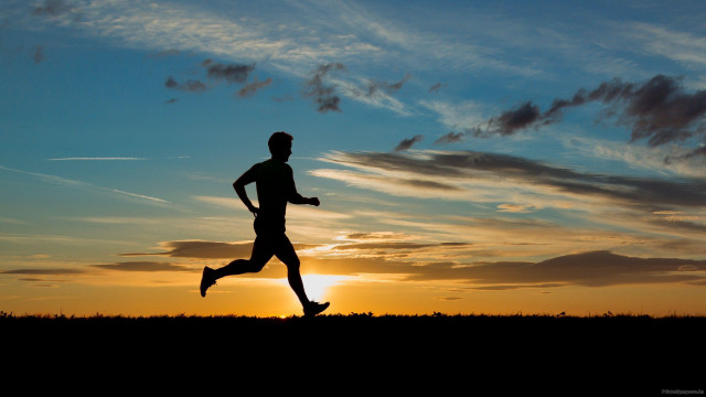 Man running sunset sky background free wallpaper for desktop - medium preview image