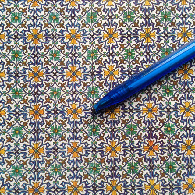 Blue pen flower mosaic pattern free wallpaper for tablet - medium preview image