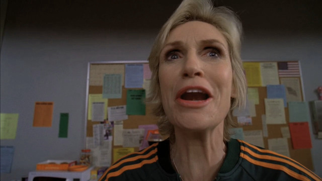 Surprised woman room post it free wallpaper for desktop - medium preview image