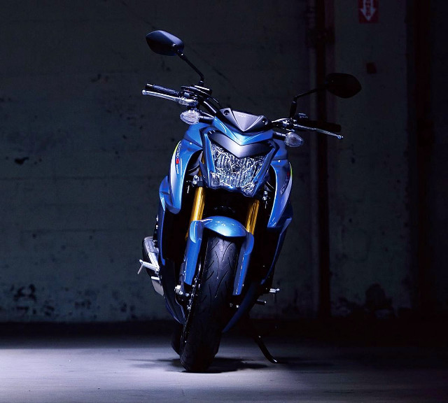 Blue motorcycle dark room light free wallpaper for tablet - medium preview image