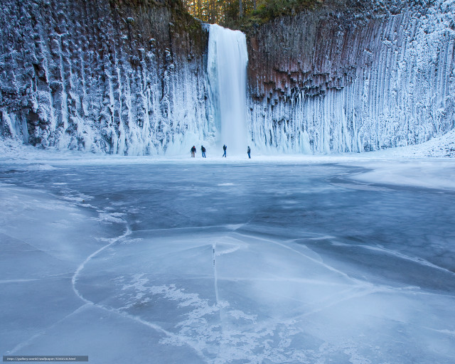 Frozen waterfall group people lake free wallpaper for desktop - medium preview image