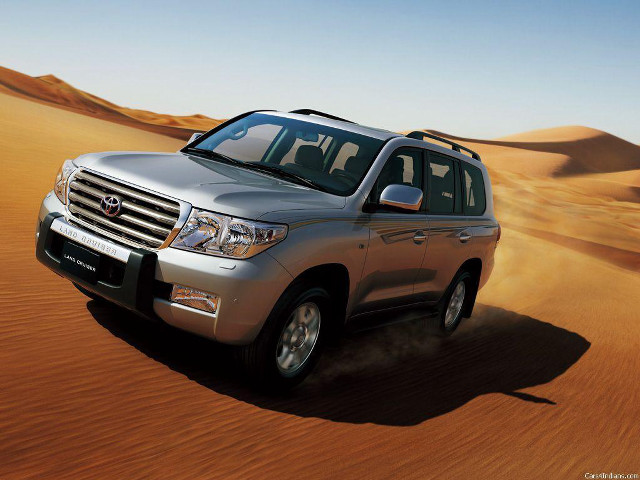 Silver toyota land cruiser desert free wallpaper for desktop - medium preview image