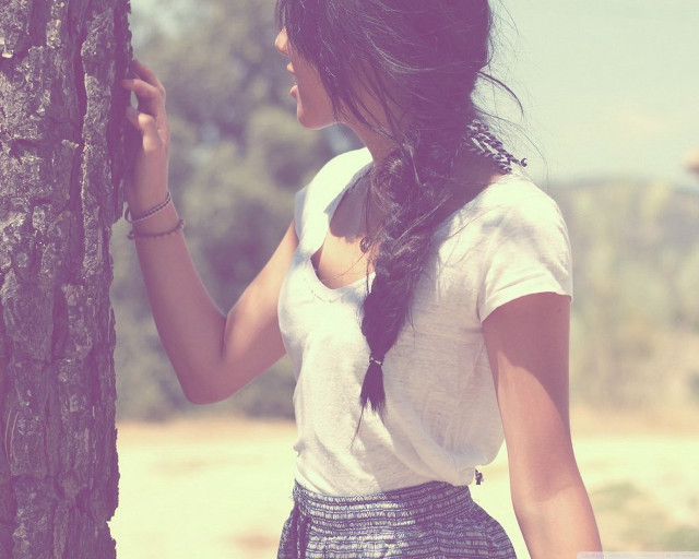 Woman tree park white shirt free wallpaper for desktop - medium preview image