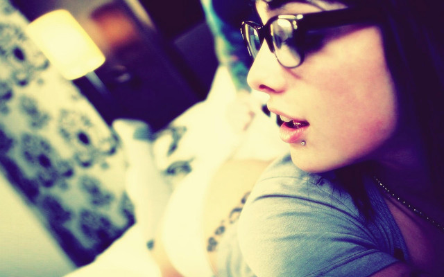 Woman glasses laptop funny face free wallpaper for desktop - medium preview image