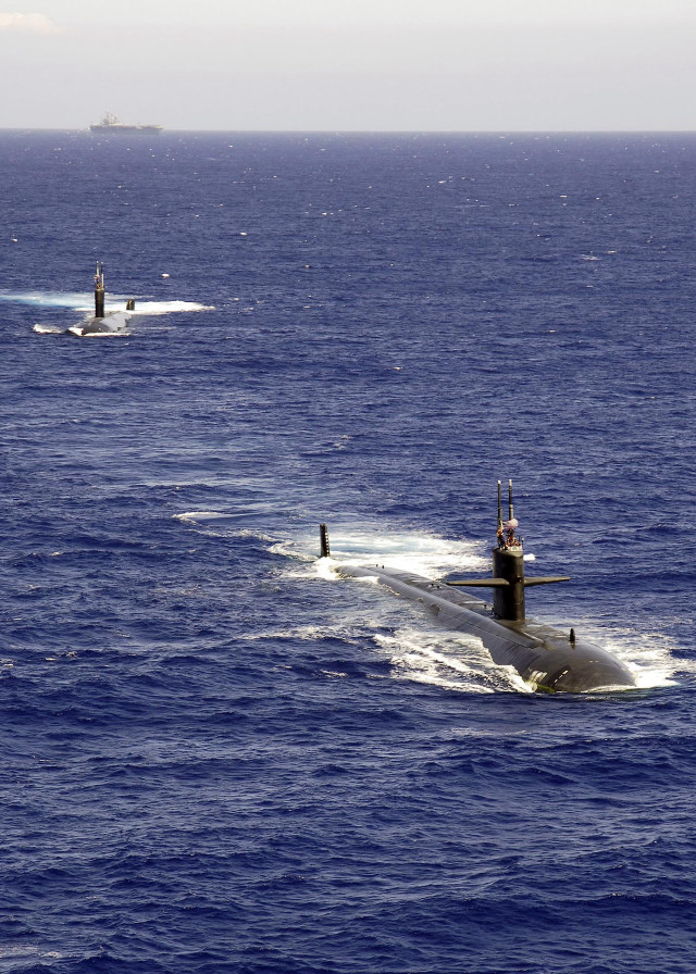 Submarine ocean ship background distance free wallpaper for mobile - medium preview image