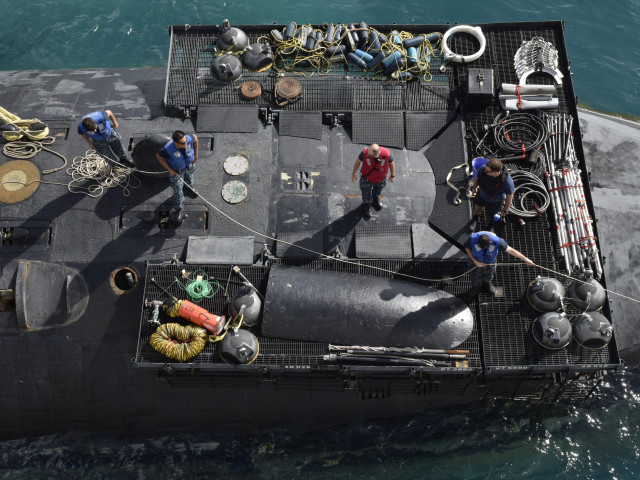 Large boat people water dock free wallpaper for desktop - medium preview image