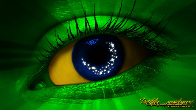 Green eye stars iris crescent free wallpaper for desktop - medium preview image