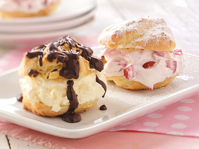 Chocolate cream pastry rococo pastel free wallpaper for desktop - medium preview image