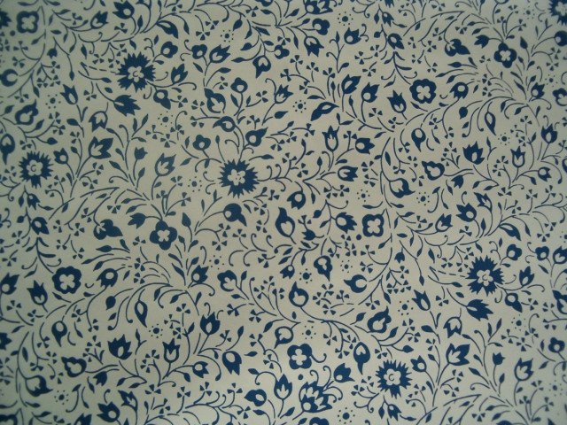 Blue white floral pattern background free wallpaper for desktop - medium preview image