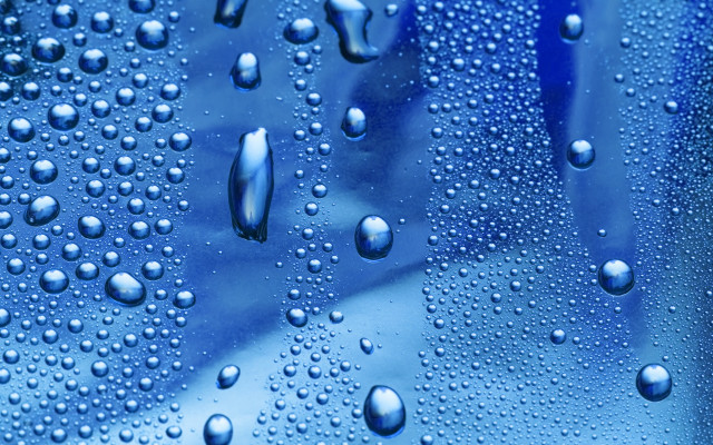 Water droplets blue sky macro free wallpaper for desktop - medium preview image