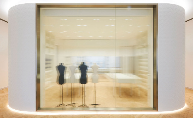 Room glass wall mannequins window free wallpaper for desktop - medium preview image