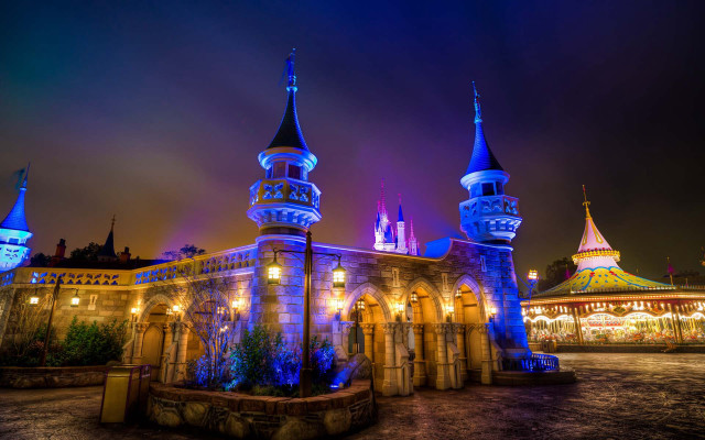 Castle clock tower fountain nighttime free wallpaper for desktop - medium preview image
