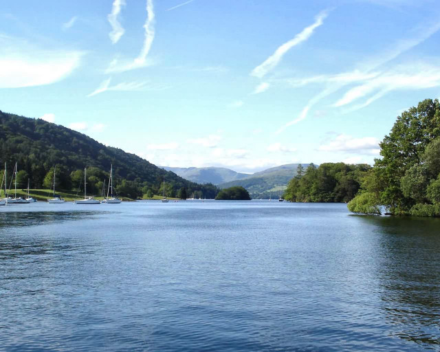 Lake mountain boats trees bridge free wallpaper for desktop - medium preview image