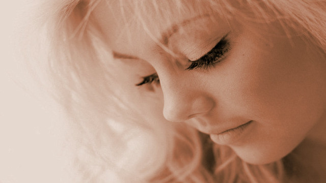 Woman blonde hair black white free wallpaper for desktop - medium preview image