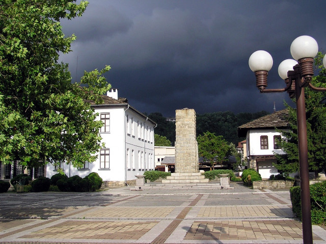 Street light road building clock #2 free wallpaper for desktop - medium preview image