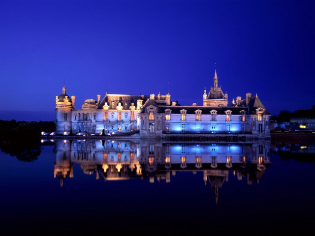 Castle night reflection water moat #4 free wallpaper for desktop - medium preview image