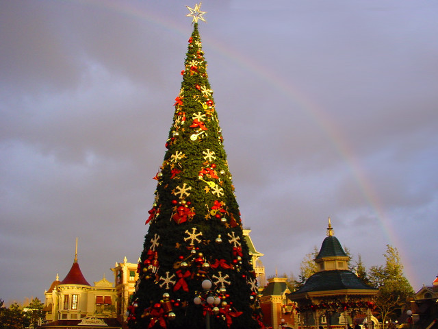 Christmas tree rainbow building sky #4 free wallpaper for desktop - medium preview image