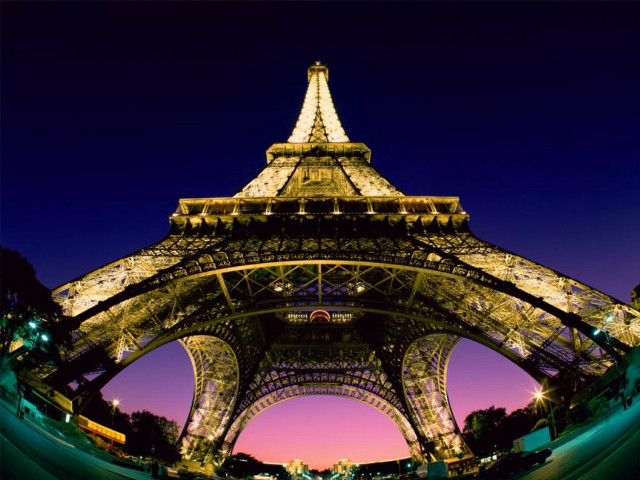 Eiffel tower lit up night free wallpaper for desktop - medium preview image