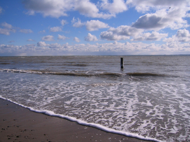 Beach waves pole water cloudy free wallpaper for desktop - medium preview image