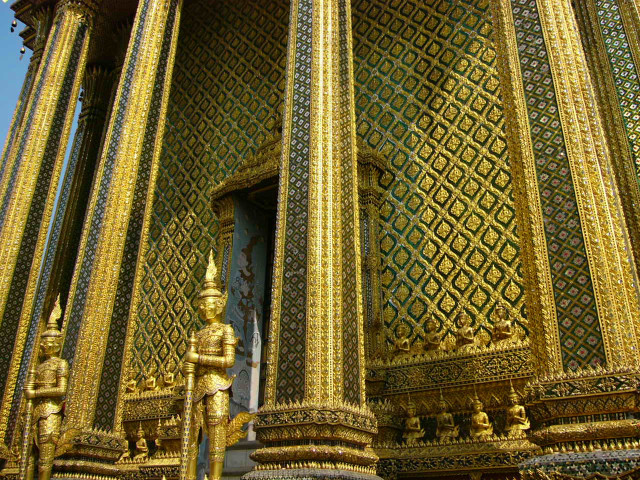 Gold green building clock face free wallpaper for desktop - medium preview image