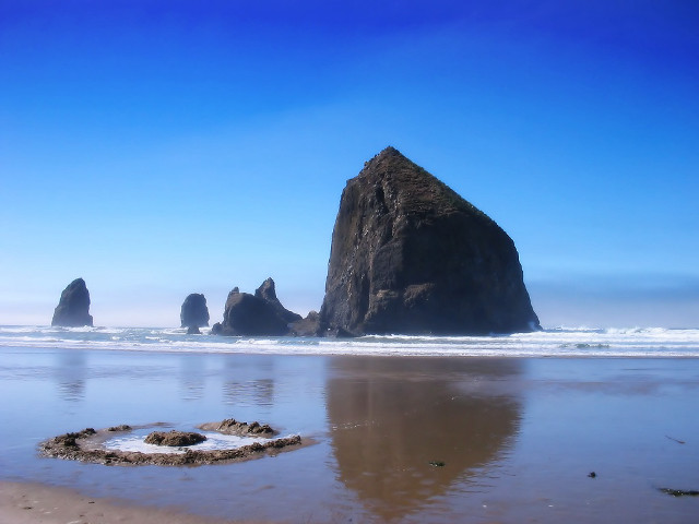 Rock formation beach circle sand free wallpaper for desktop - medium preview image