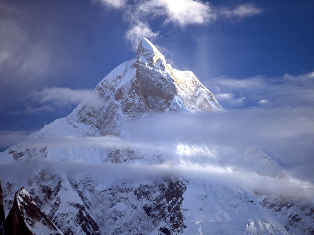 Snowy mountain cloudy sky sunbeam free wallpaper for desktop - medium preview image
