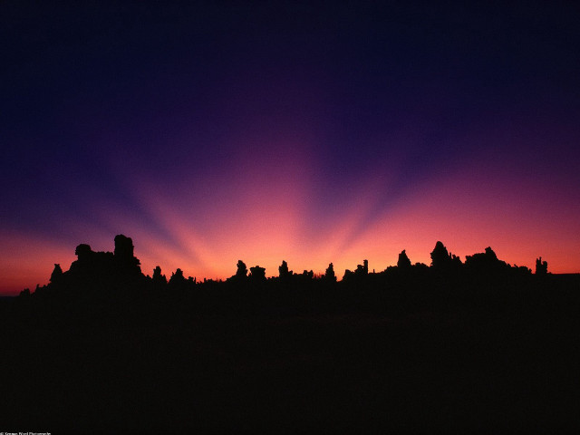 Sunset purple sky city silhouette free wallpaper for desktop - medium preview image