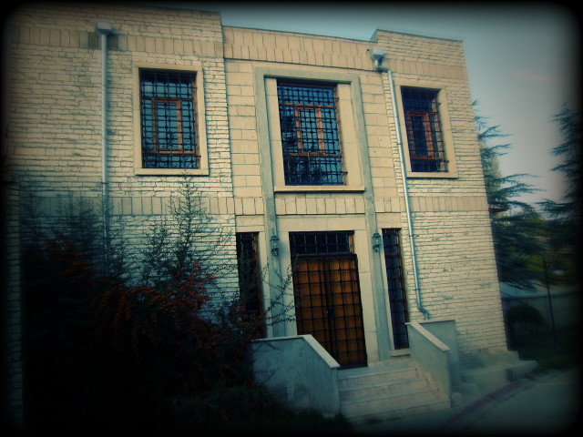 Building windows door staircase second #3 free wallpaper for desktop - medium preview image