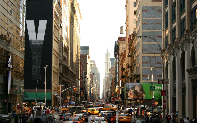 Busy city traffic tall buildings free wallpaper for desktop - medium preview image