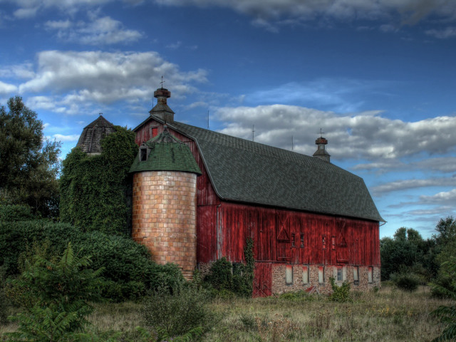 Red barn green roof tower free wallpaper for desktop - medium preview image