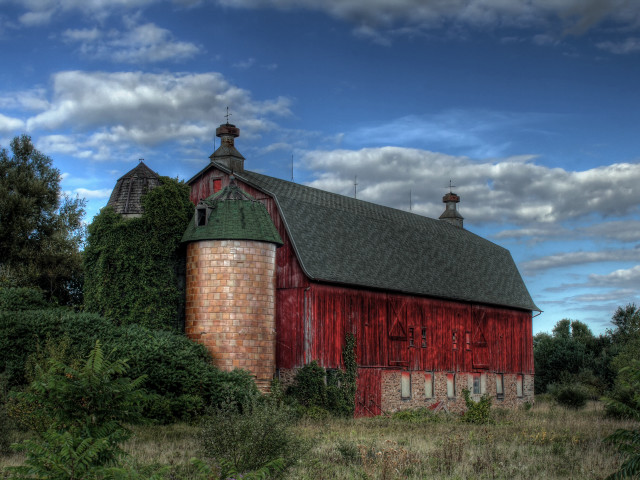 Red barn green roof tower #2 free wallpaper for desktop - medium preview image