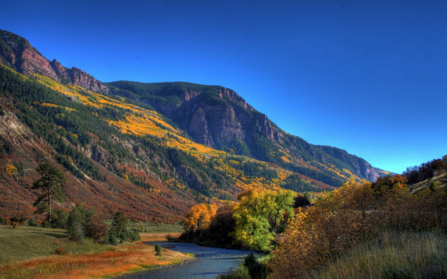 Autumn mountains river valley tiltshift free wallpaper for desktop - medium preview image