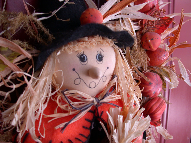 Scarecrow doll hay wreath corn #3 free wallpaper for desktop - medium preview image