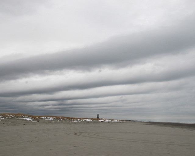 Kite beach cloudy sky lighthouse free wallpaper for desktop - medium preview image