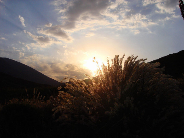 Sunset mountain lake clouds bushes free wallpaper for desktop - medium preview image