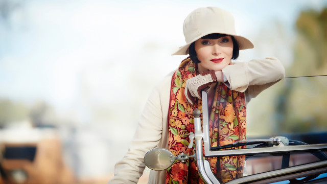Woman hat scarf car door free wallpaper for desktop - medium preview image