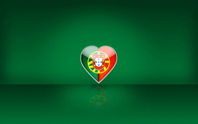 Heart shaped portugal flag green free wallpaper for desktop - medium preview image