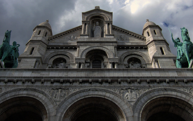 Large building statues cloudy sky #3 free wallpaper for desktop - medium preview image