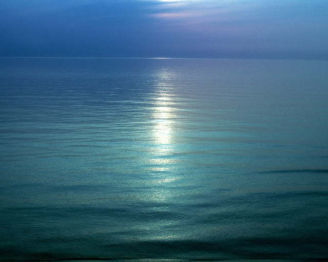 Large body of water sun free wallpaper for desktop - medium preview image