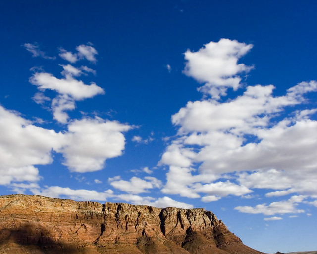 Mountain blue sky clouds people free wallpaper for desktop - medium preview image
