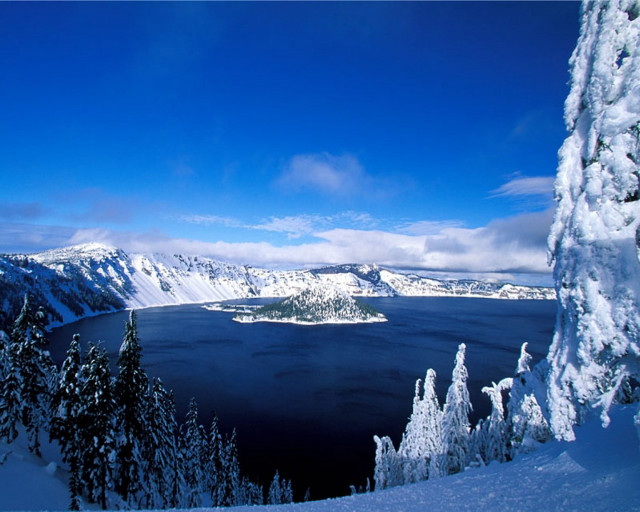 Snowy lake mountains blue sky free wallpaper for desktop - medium preview image