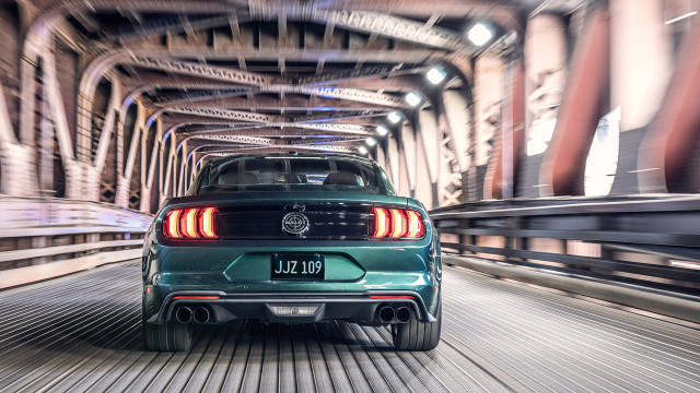 Green car bridge license plate free wallpaper for desktop - medium preview image