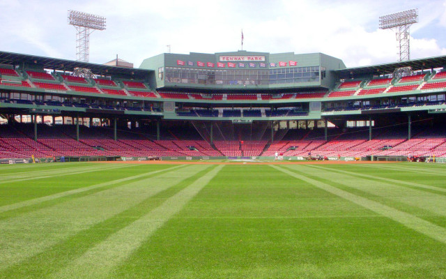 Baseball field green grass red free wallpaper for desktop - medium preview image