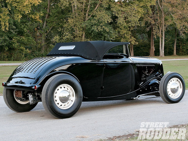 Black car parked street forest free wallpaper for desktop - medium preview image