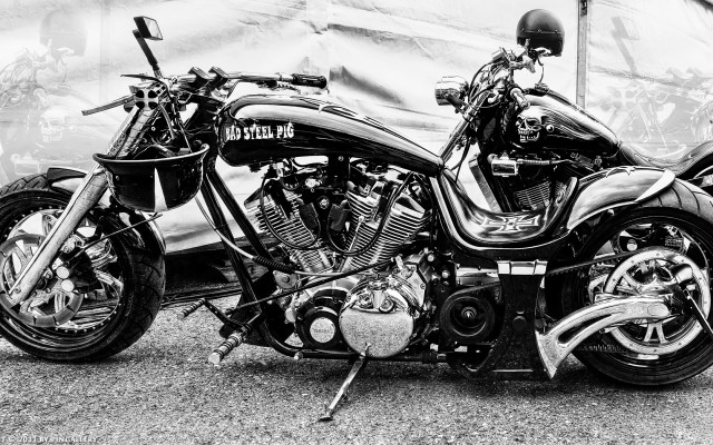 Black white motorcycle parked building free wallpaper for desktop - medium preview image