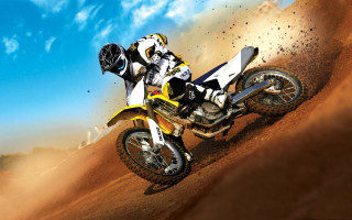 Dirt bike desert track sky 2 - a dirt bike free wallpaper