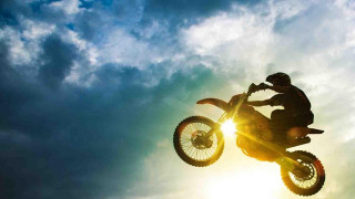 Dirt bike air sun clouds - excessivism free wallpaper