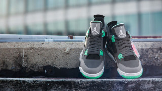 Sneakers ledged glass window green - kaw free wallpaper for desktop