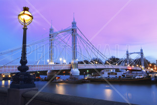 Bridge river lamp post boat - christopher wren free wallpaper